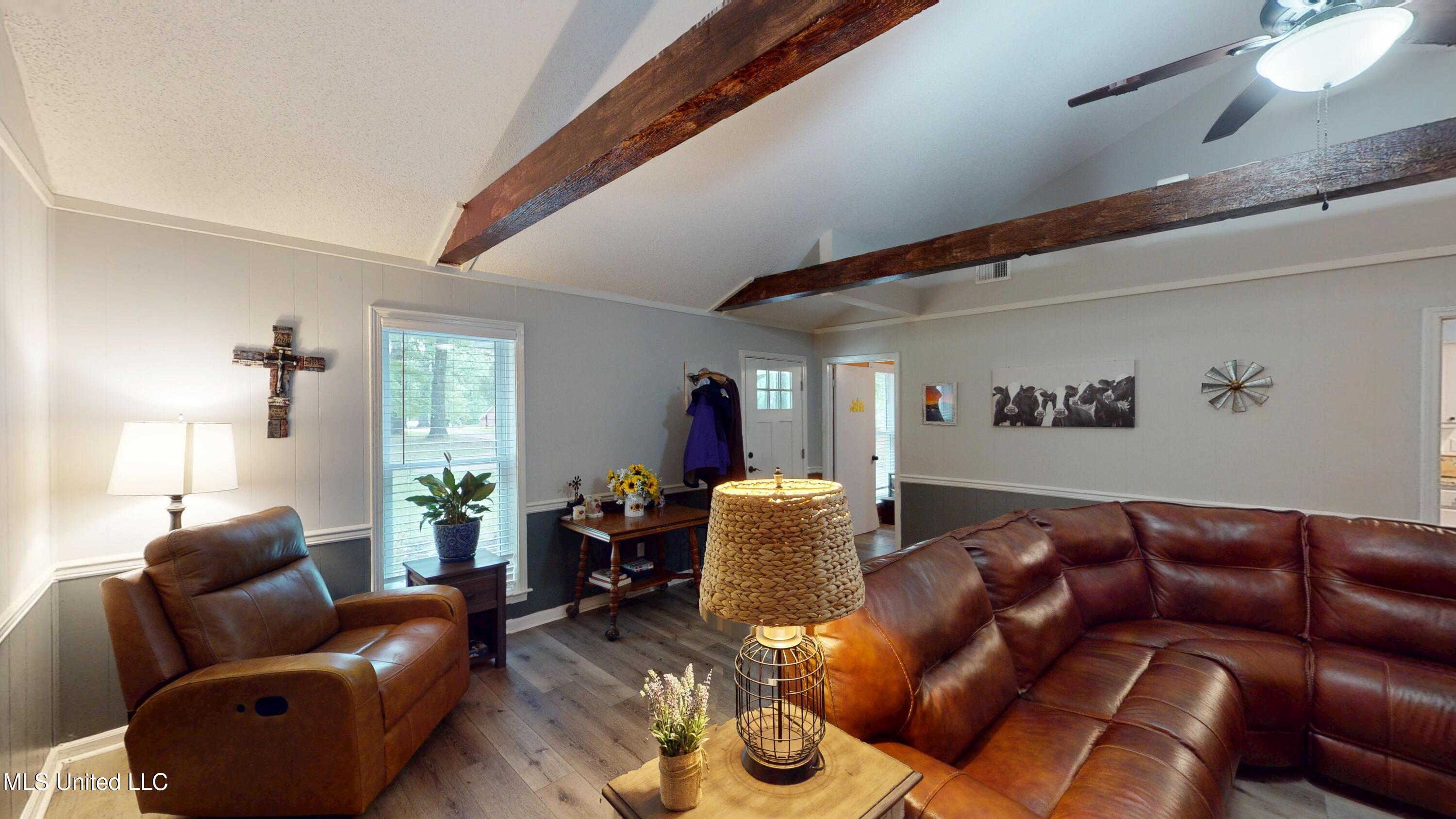 3902 Windermere Drive Nesbit, MS 38651 - Photo 10 of 37 3902-Windermere-Dr-S-06082025_160444