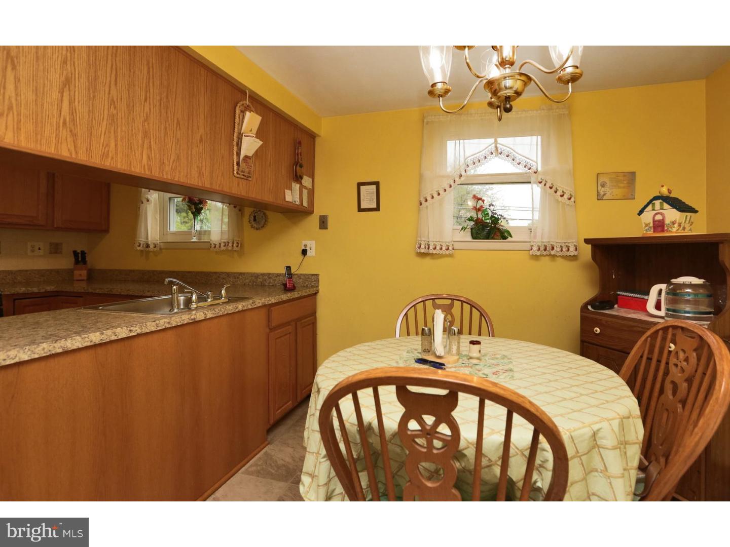 464 Tomlinson Road Philadelphia, PA 19116 - Photo 8 of 25 Breakfast Room