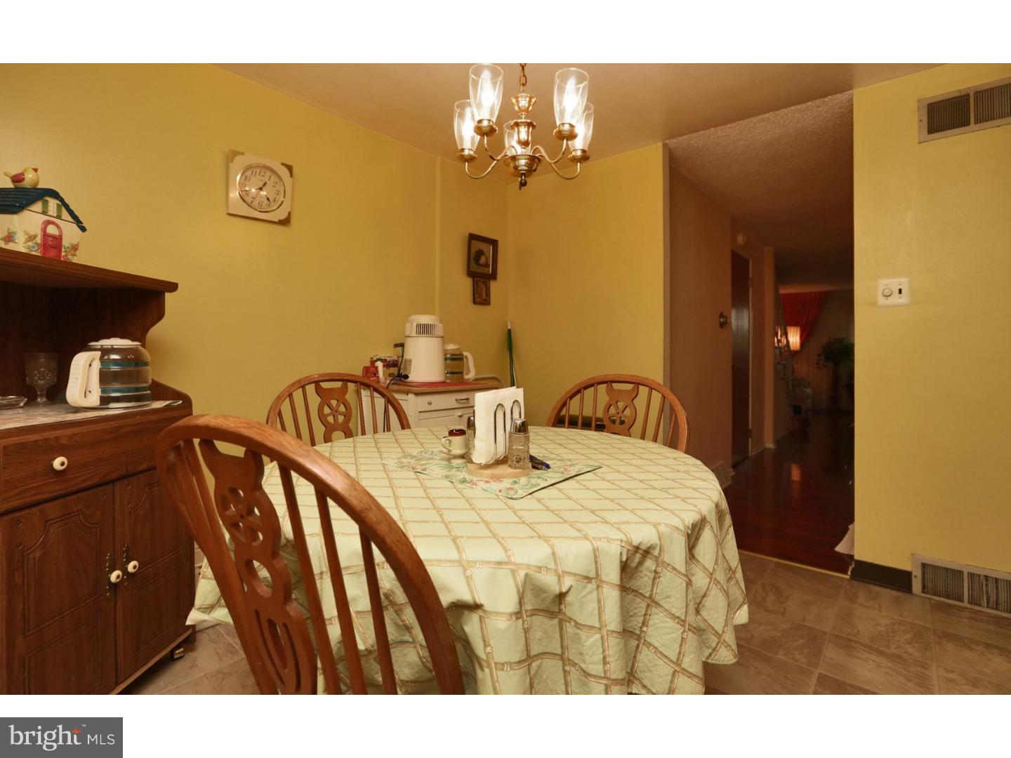 464 Tomlinson Road Philadelphia, PA 19116 - Photo 9 of 25 Breakfast Room