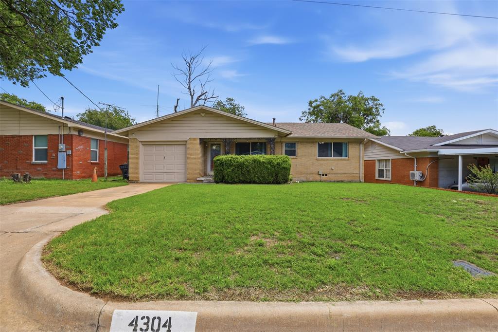 4304 Hodgkins Road Lake Worth, TX 76135 - Photo 2 of 33
