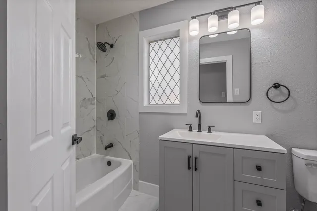 $285,000 | 105 North Woodsway Street East, Conroe, TX 77301