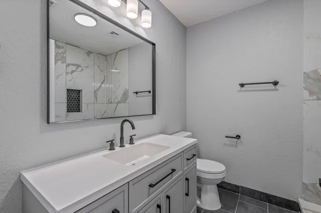 $285,000 | 105 North Woodsway Street East, Conroe, TX 77301