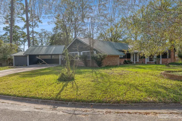 $285,000 | 105 North Woodsway Street East, Conroe, TX 77301