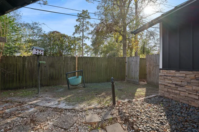 $285,000 | 105 North Woodsway Street East, Conroe, TX 77301