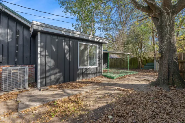 $285,000 | 105 North Woodsway Street East, Conroe, TX 77301