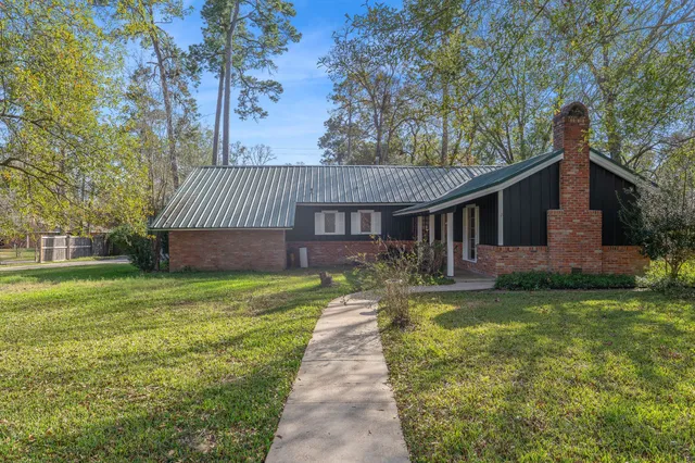 $285,000 | 105 North Woodsway Street East, Conroe, TX 77301