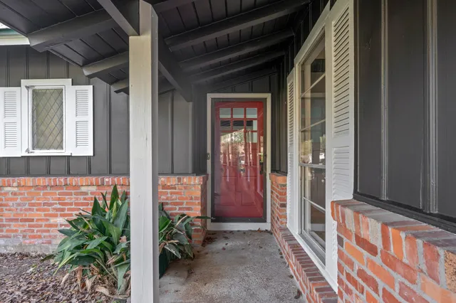 $285,000 | 105 North Woodsway Street East, Conroe, TX 77301