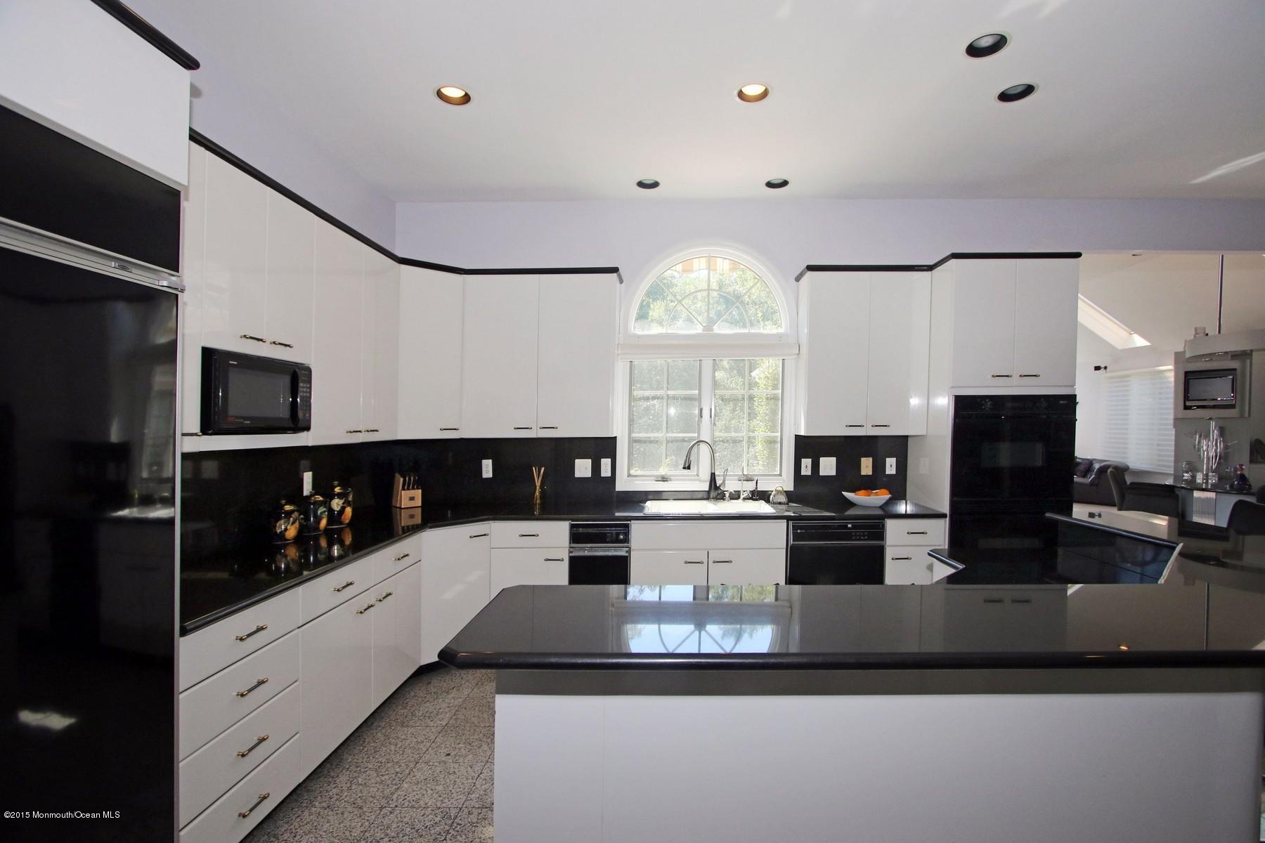 16 Riverside Lane Holmdel, NJ 07733 - Photo 46 of 61 IIMG_0277a