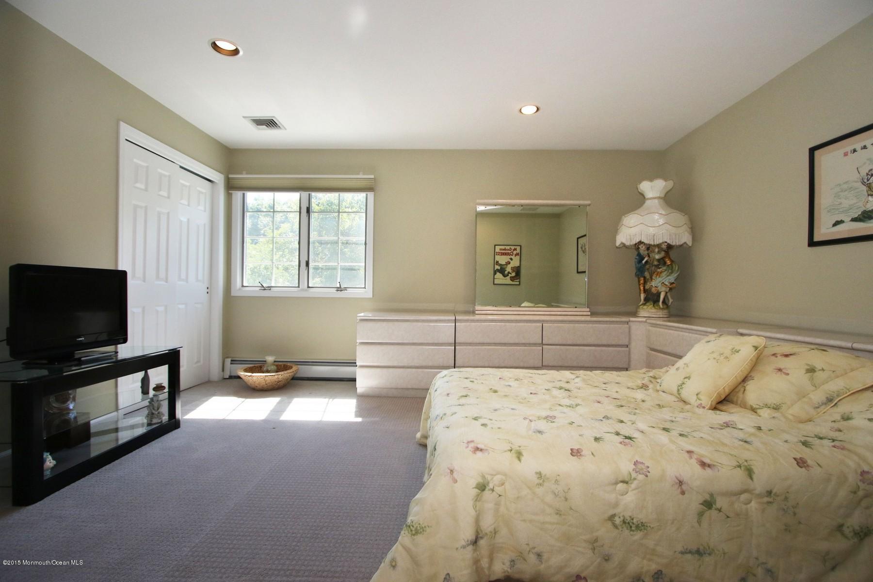 16 Riverside Lane Holmdel, NJ 07733 - Photo 58 of 61 IIMG_0317a