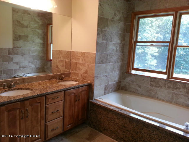 360 Upper Ridge Drive Effort, PA 18330 - Photo 13 of 22 Master Bath (2)