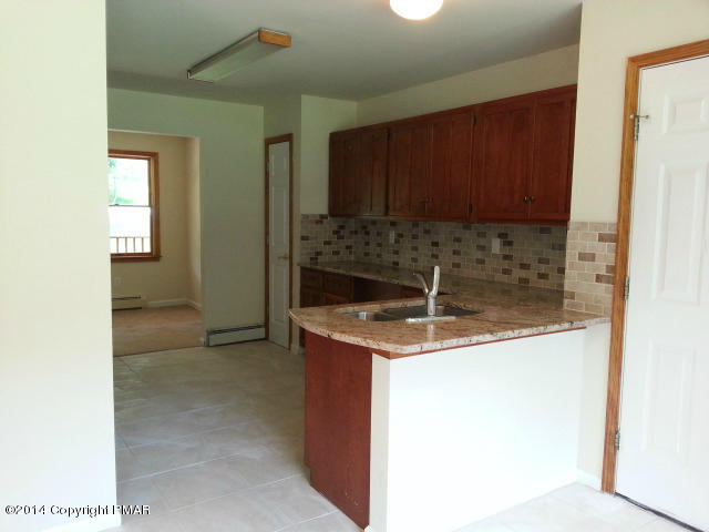 360 Upper Ridge Drive Effort, PA 18330 - Photo 3 of 22 Kitchen