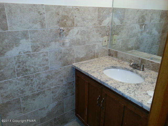 360 Upper Ridge Drive Effort, PA 18330 - Photo 8 of 22 Half Bath