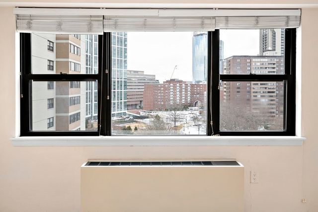 $485,000 | 8 Whittier Place, Unit 11D, Boston, MA 02114
