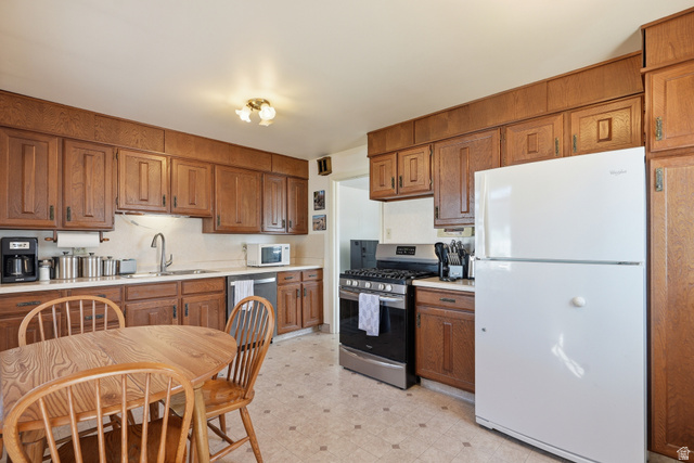 280 South 320 West Tooele, UT 84074 - Photo 2 of 24