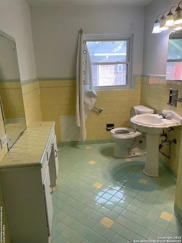 $2,000 | 243 Beverly Drive, San Antonio, TX 78228