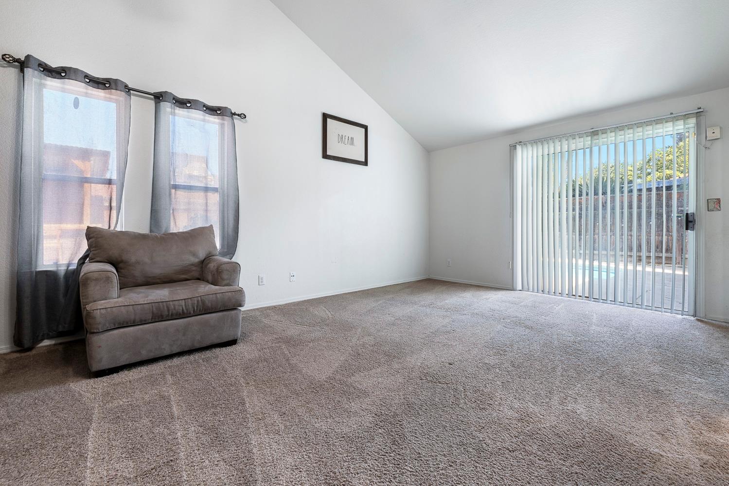 5838 West Fallon Avenue Fresno, CA 93722 - Photo 21 of 34