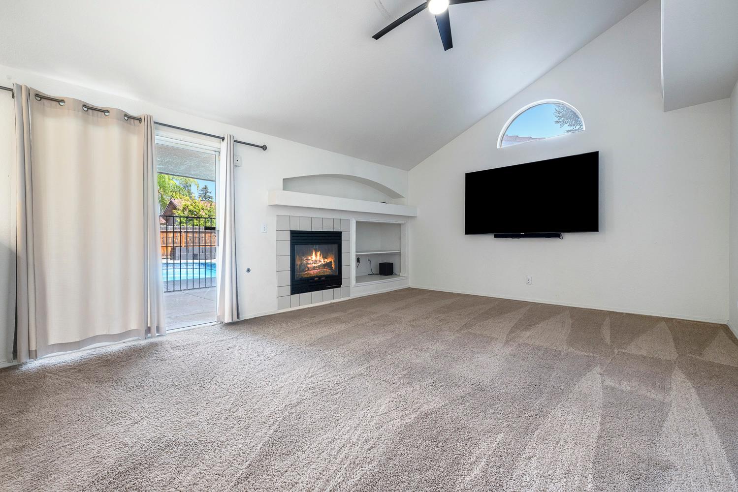 5838 West Fallon Avenue Fresno, CA 93722 - Photo 6 of 34