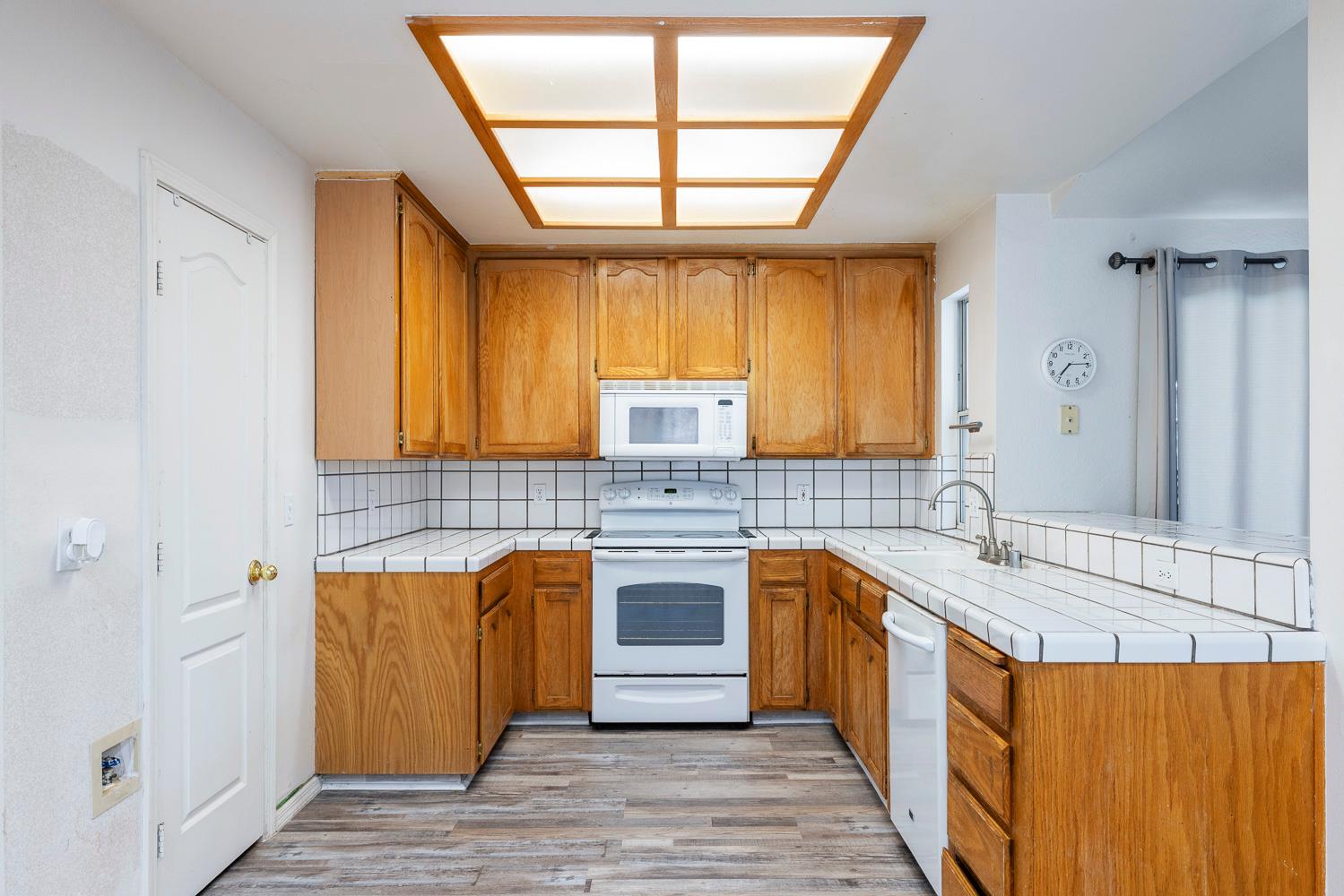 5838 West Fallon Avenue Fresno, CA 93722 - Photo 9 of 34