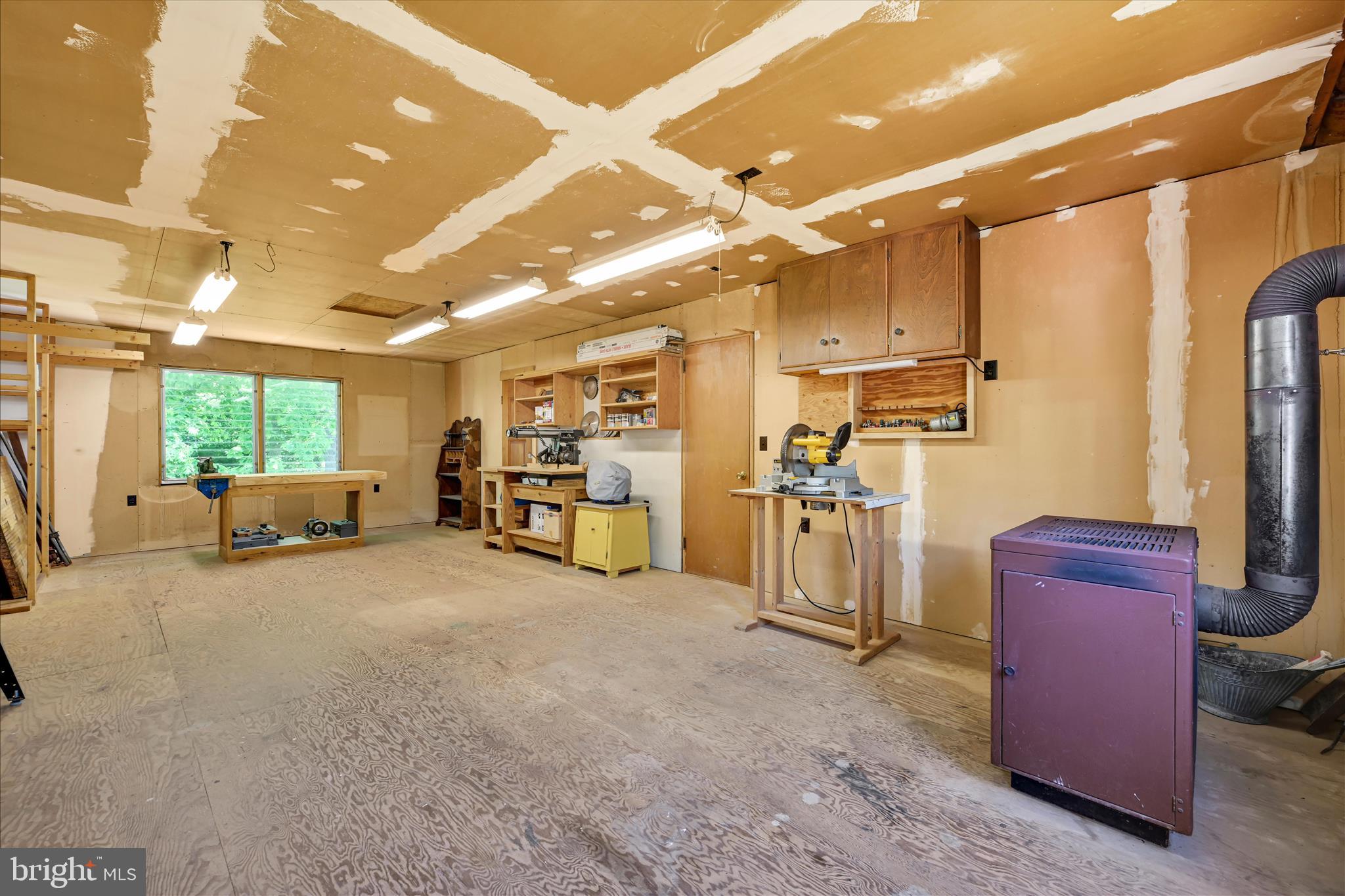 990 Mt Wilson Road Lebanon, PA 17042 - Photo 33 of 42 Garage