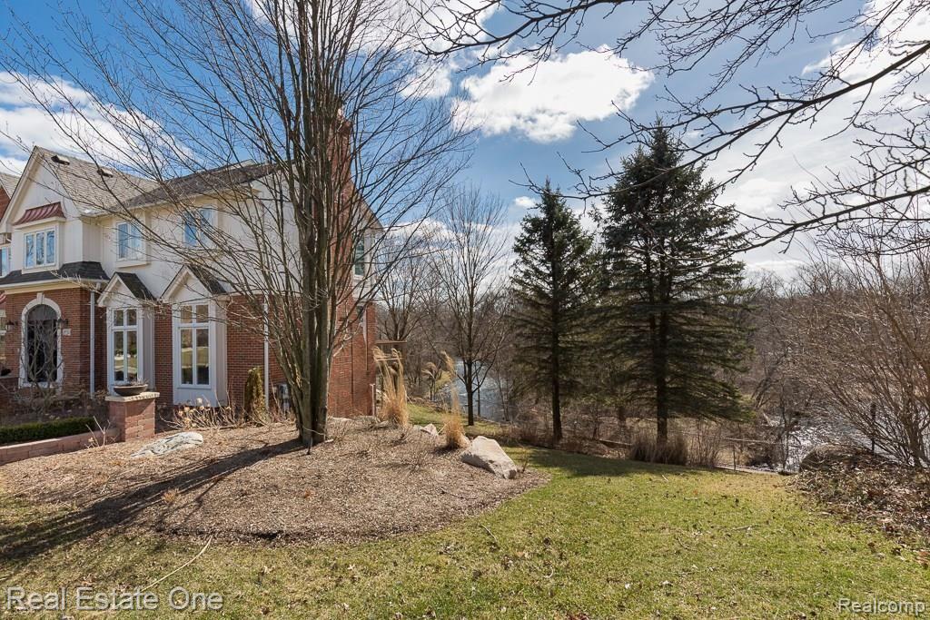 2946 Pheasant Ring Drive Rochester Hills, MI 48309 - Photo 3 of 31