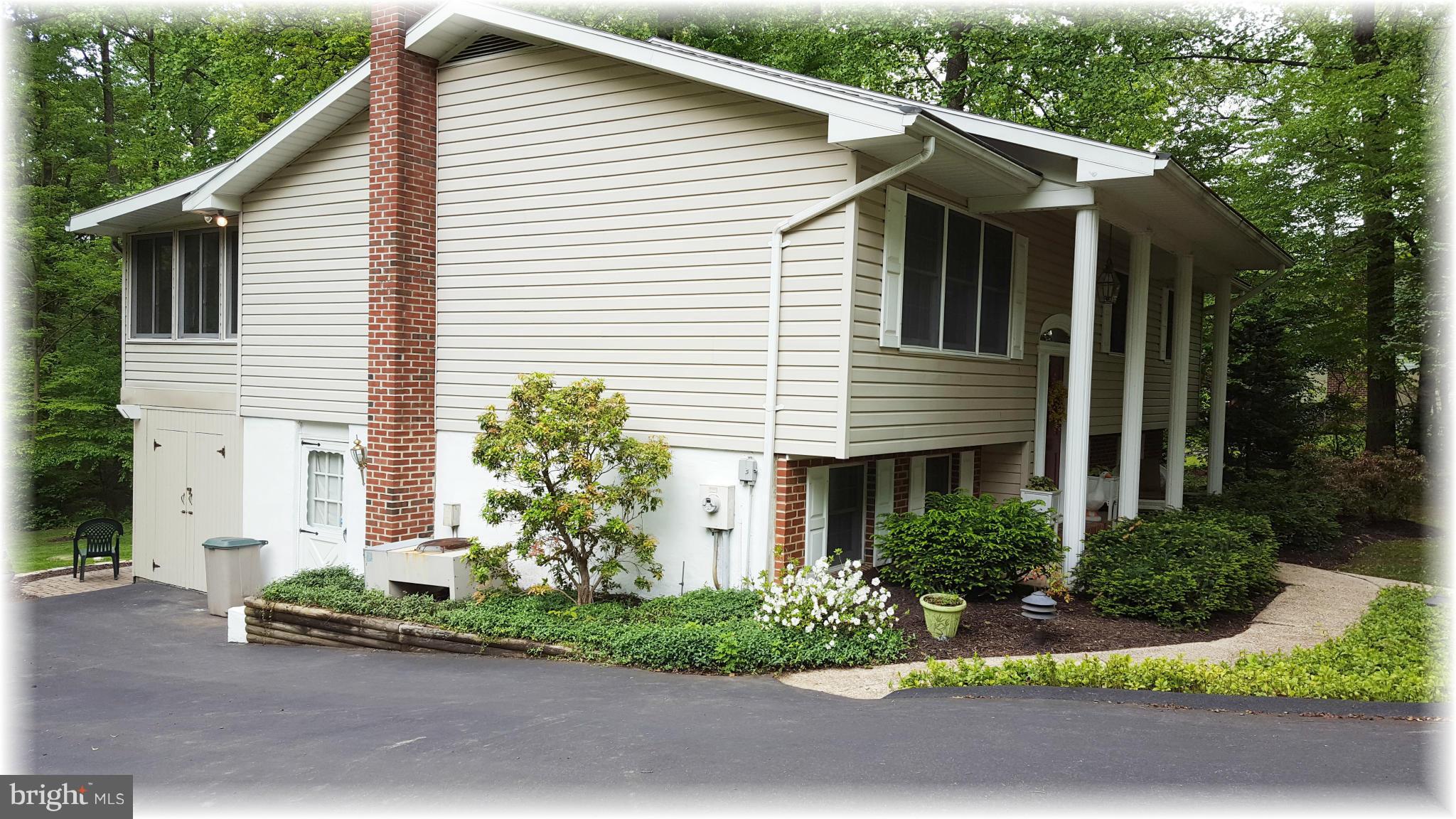 12009 Caspian Road Kingsville, MD 21087 - Photo 2 of 30 Multi-car driveway & side entry to lower level