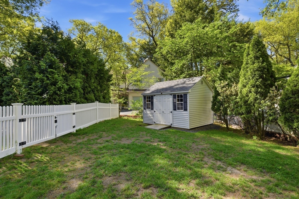 38 Oxford Road Longmeadow, MA 01106 - Photo 36 of 42