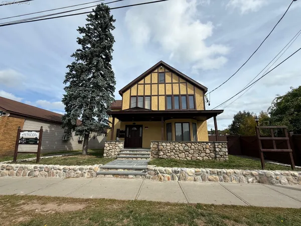 $1,950 | 504 Broadway, Monticello, NY 12701