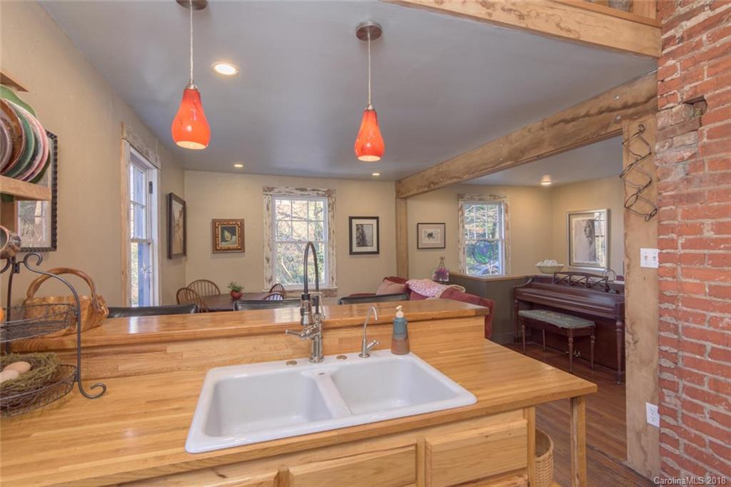 158 Cherokee Road Asheville, NC 28801 - Photo 4 of 23 Gallery Image 4