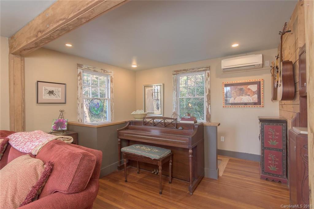 158 Cherokee Road Asheville, NC 28801 - Photo 5 of 23 Gallery Image 5