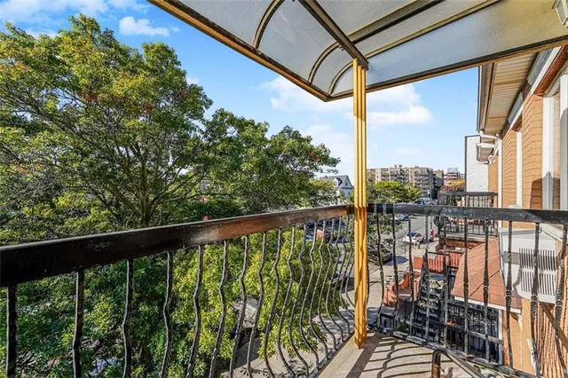 $760,000 | 3107 Emmons Avenue, Unit 2C | Sheepshead Bay