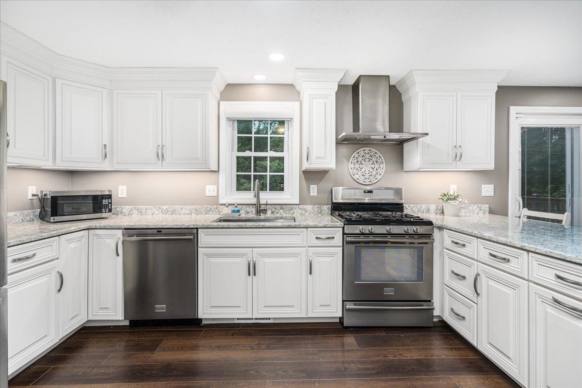 14 Nathaniel Drive Hudson, NH 03051 - Photo 13 of 59