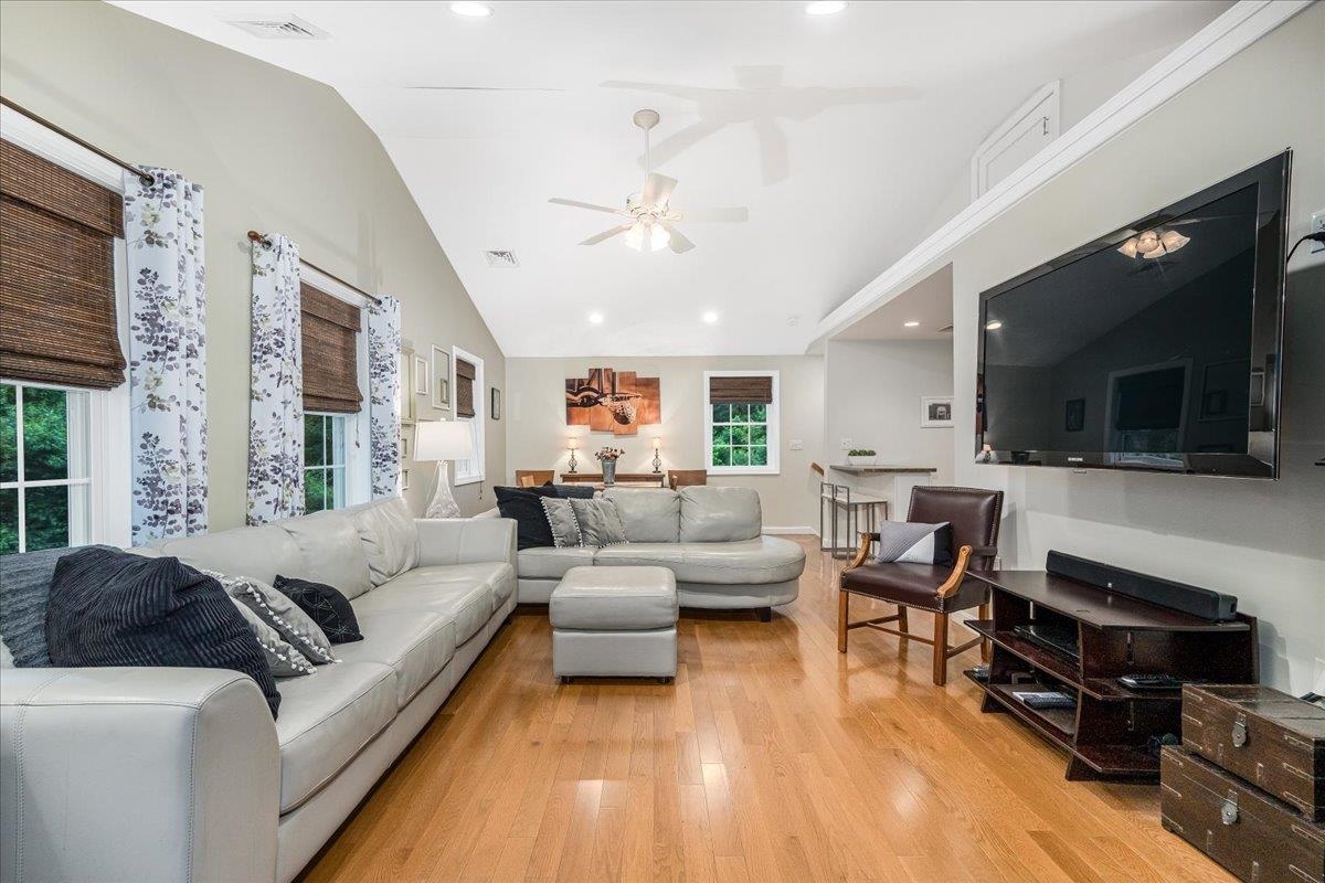 14 Nathaniel Drive Hudson, NH 03051 - Photo 32 of 59