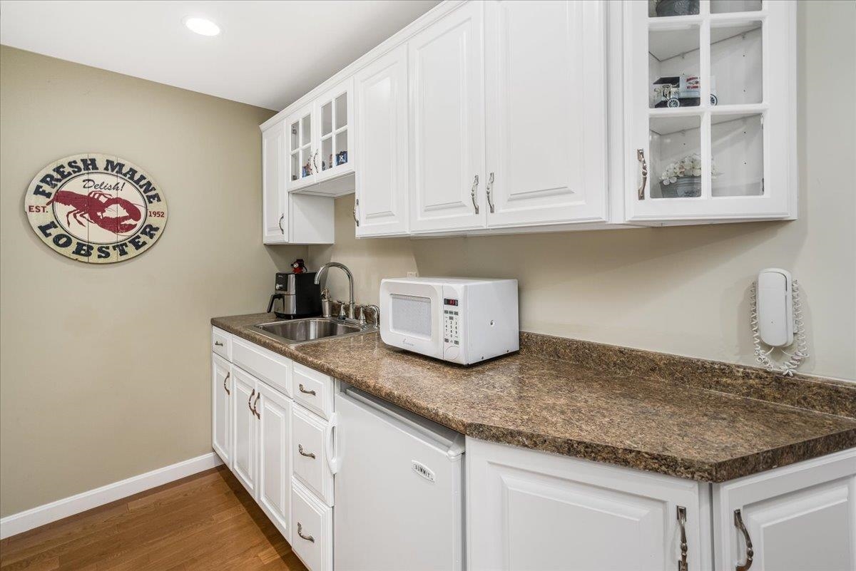 14 Nathaniel Drive Hudson, NH 03051 - Photo 36 of 59