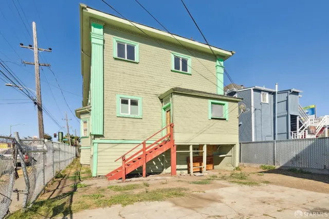 $578,500 | 1005 East 12th Street, Oakland, CA 94606