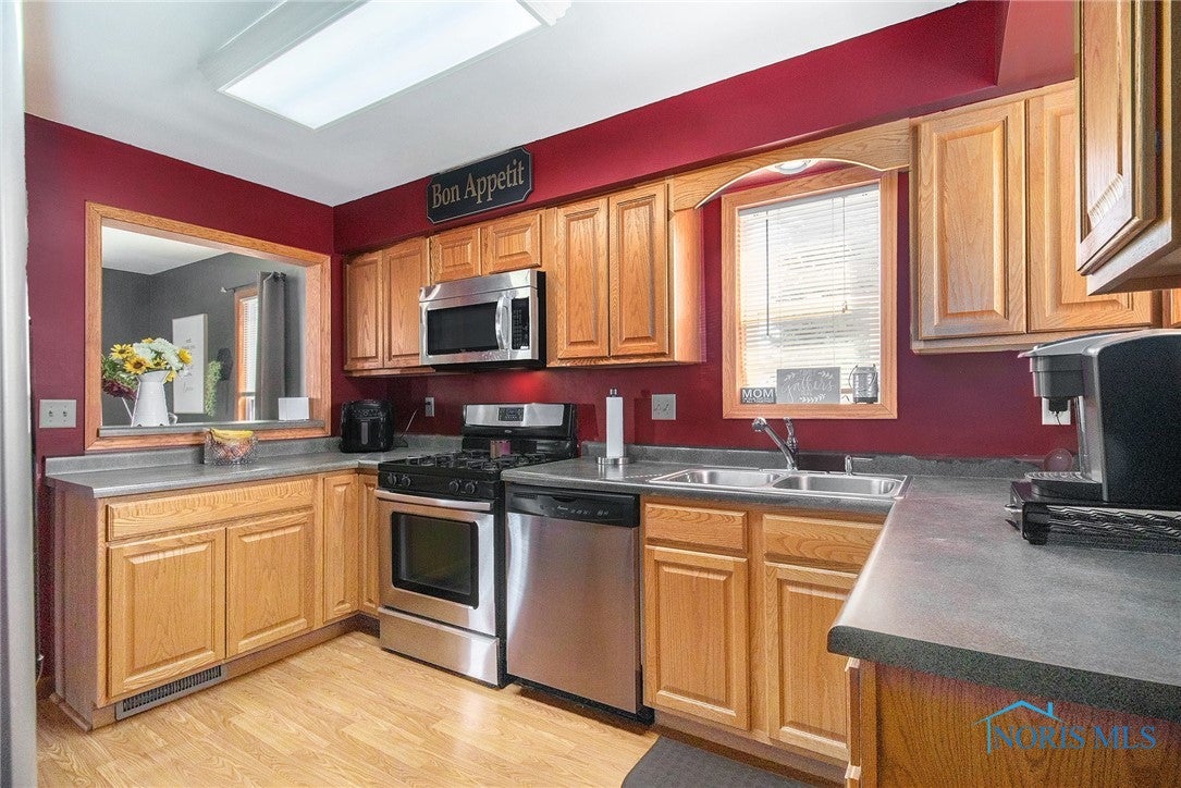 709 West Indiana Street Edon, OH 43518 - Photo 8 of 28 Kitchen