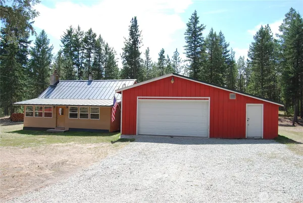 $299,900 | 31 Summit Lake Road, Tonasket, WA 98855