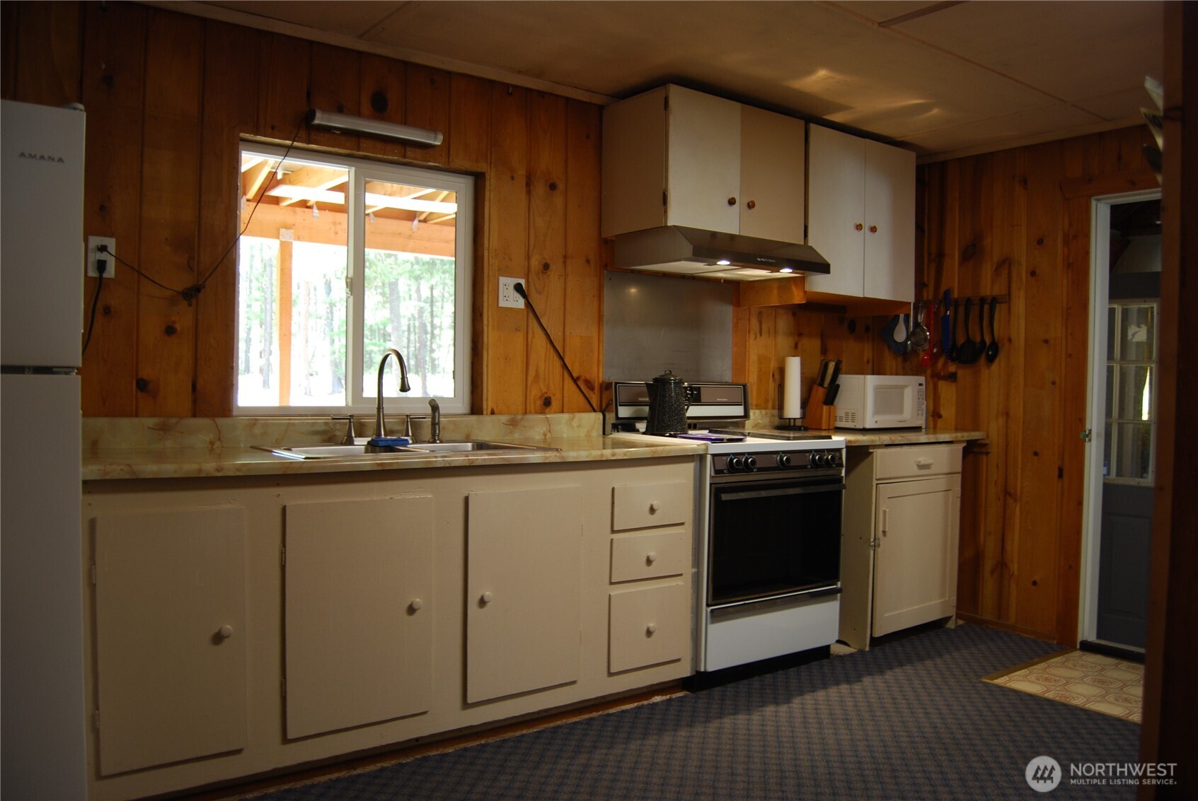 31 Summit Lake Road Tonasket, WA 98855 - Photo 18 of 35