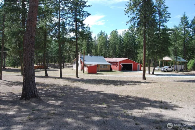 $299,900 | 31 Summit Lake Road, Tonasket, WA 98855