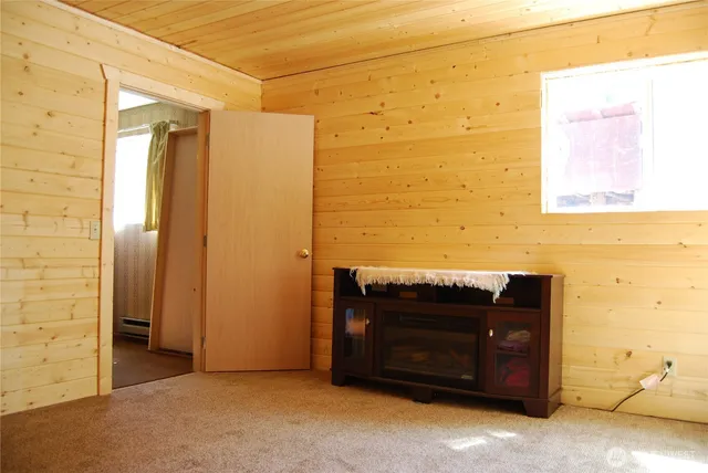 $299,900 | 31 Summit Lake Road, Tonasket, WA 98855