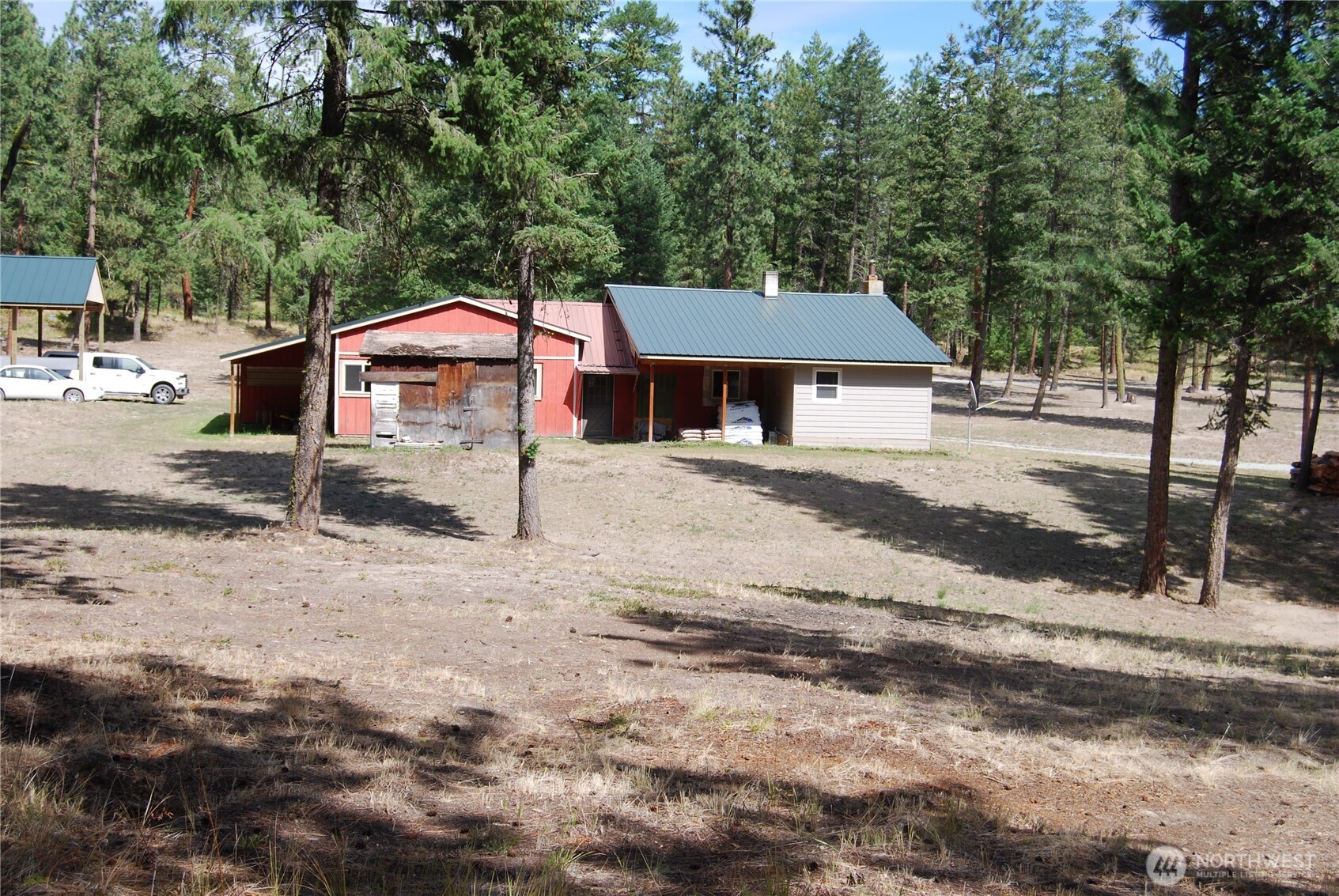 31 Summit Lake Road Tonasket, WA 98855 - Photo 4 of 35