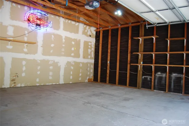 $299,900 | 31 Summit Lake Road, Tonasket, WA 98855