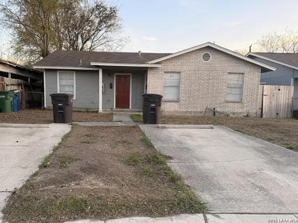 $1,095 | 808 West Olmos Drive, San Antonio, TX 78212