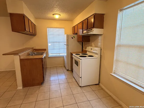$1,095 | 808 West Olmos Drive, San Antonio, TX 78212