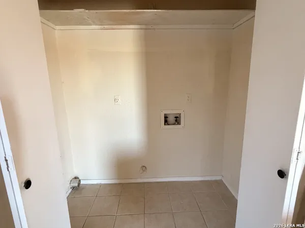 $1,095 | 808 West Olmos Drive, San Antonio, TX 78212