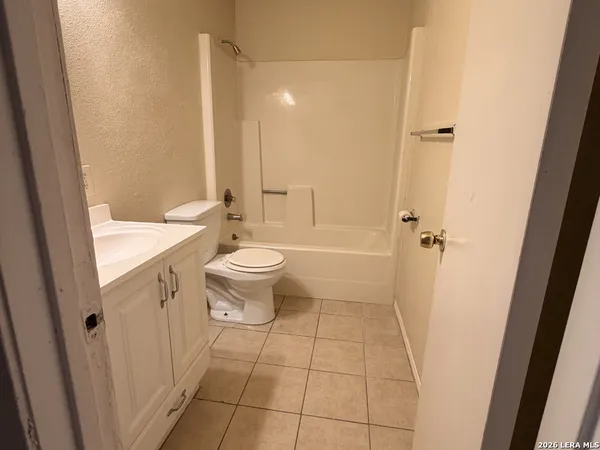 $1,095 | 808 West Olmos Drive, San Antonio, TX 78212