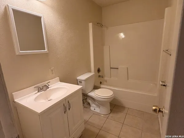 $1,095 | 808 West Olmos Drive, San Antonio, TX 78212