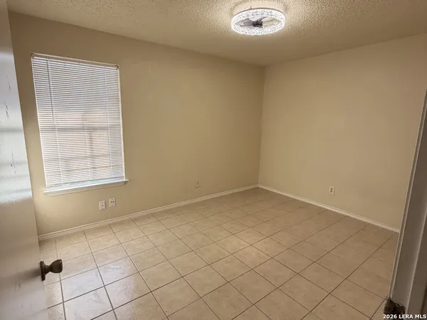 $1,095 | 808 West Olmos Drive, San Antonio, TX 78212