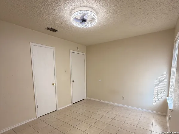 $1,095 | 808 West Olmos Drive, San Antonio, TX 78212