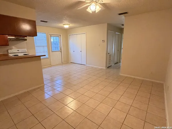 $1,095 | 808 West Olmos Drive, San Antonio, TX 78212