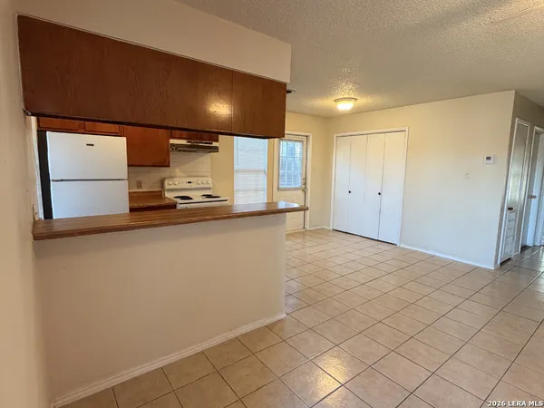$1,095 | 808 West Olmos Drive, San Antonio, TX 78212